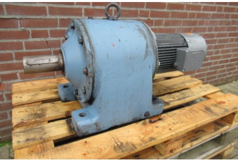 13  RPM 5,5 kW Asmaat  70 mm. Used